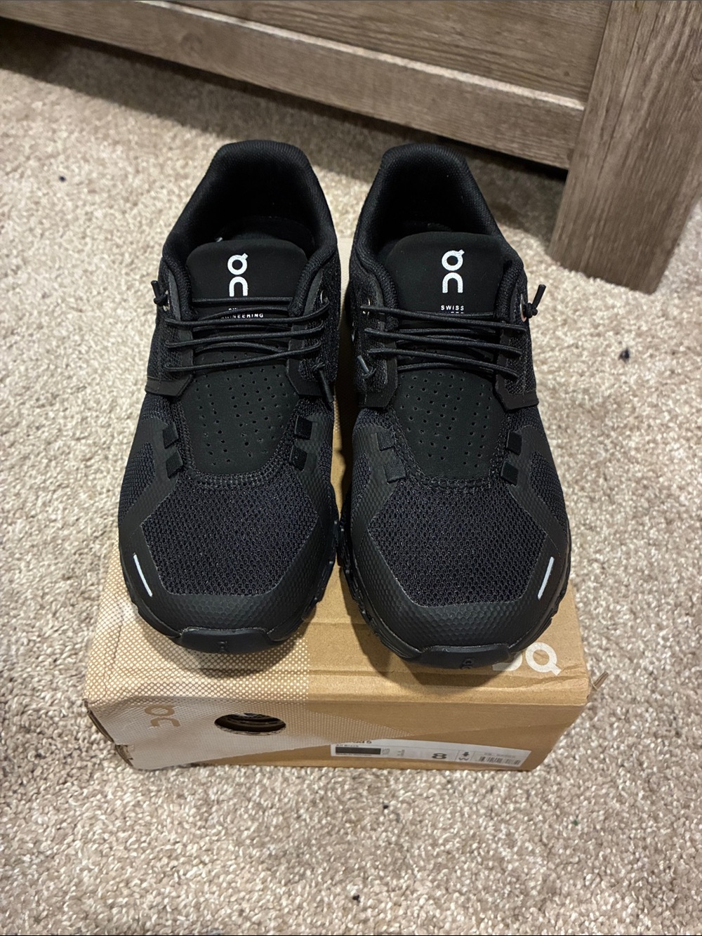 On Cloud 5 women’s size- Black